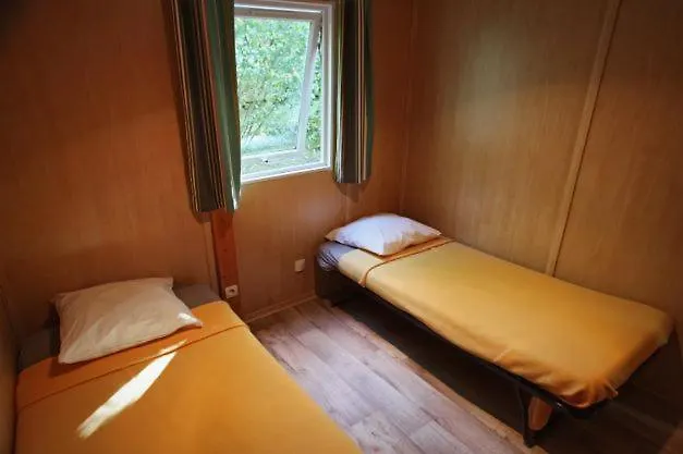 Kemping La Clairiere - Ecolieu De Vacances Lamothe-Fenelon Franciaország