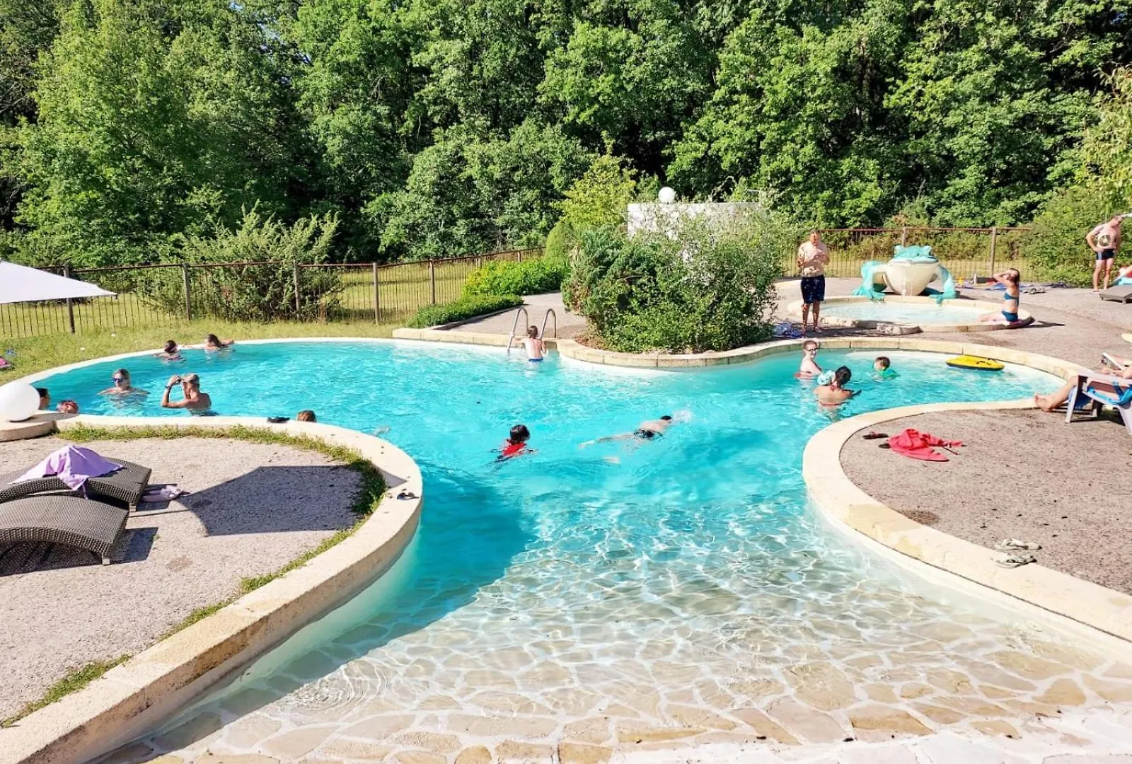 La Clairiere - Ecolieu De Vacances Lamothe-Fenelon Kemping